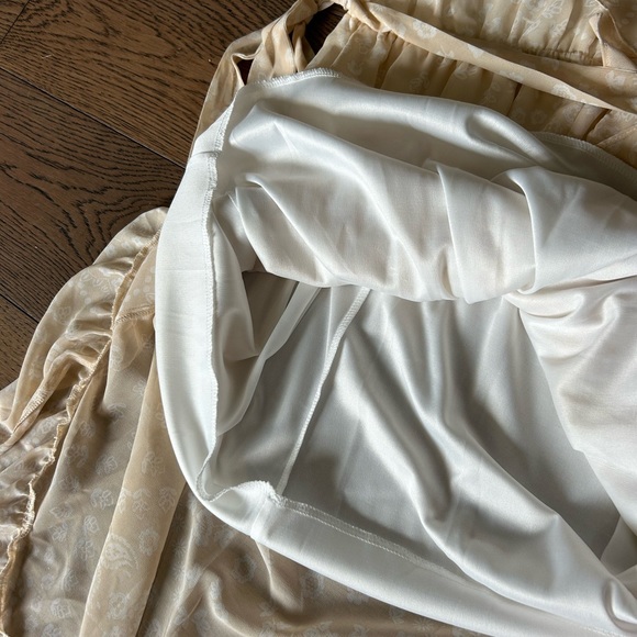 NWT! Fair Haven Women’s Beige&White Paisley Floral High Low Ruffled Dress Sz S - Picture 11 of 11